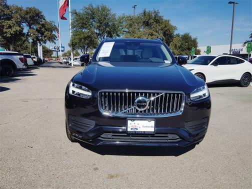 2022 Volvo XC90 T6 Momentum