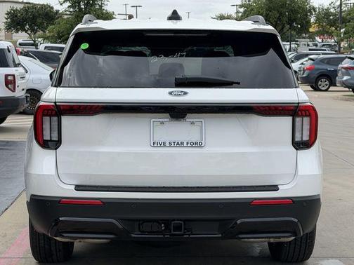 STAR WHITE MET TRI-COAT 2026 Ford Explorer ST-Line
