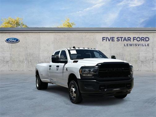2023 RAM 3500 Tradesman Crew Cab 4x4 8' Box