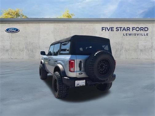 2023 Ford Bronco Base