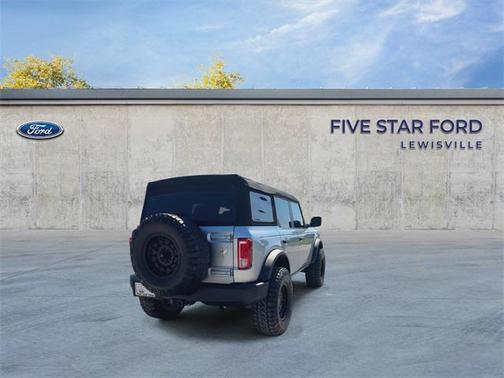 2023 Ford Bronco Base