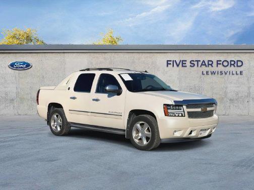 White Diamond Tricoat 2012 Chevrolet Avalanche 1500 LTZ