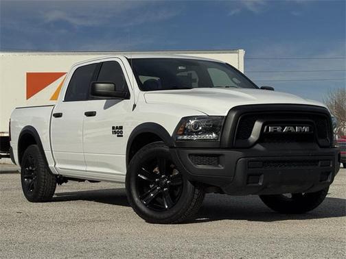 2024 RAM 1500 Classic Warlock Crew Cab 4x2 5'7' Box