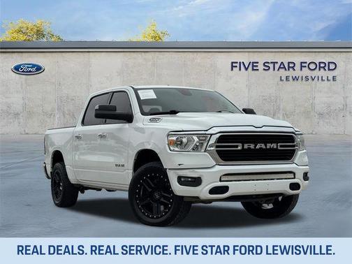 Bright White Clearcoat 2019 RAM 1500 Big Horn