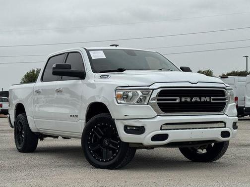 Bright White Clearcoat 2019 RAM 1500 Big Horn