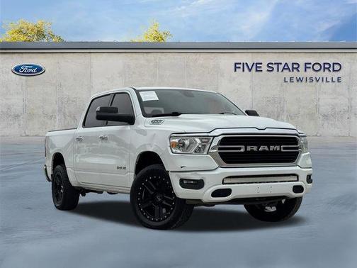 Bright White Clearcoat 2019 RAM 1500 Big Horn