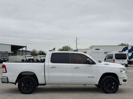 Bright White Clearcoat 2019 RAM 1500 Big Horn