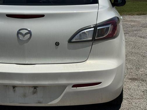 Crystal White Pearl Mica/Black 2013 Mazda Mazda3 i SV
