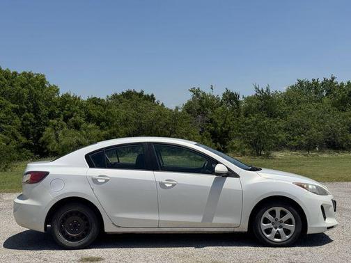 Crystal White Pearl Mica/Black 2013 Mazda Mazda3 i SV