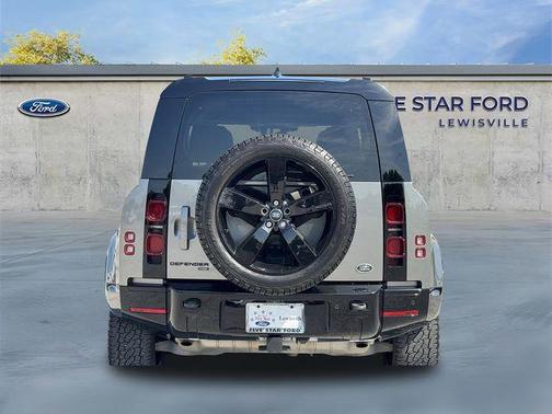 Silicon Silver Premium Metallic 2023 Land Rover Defender 110 X-Dynamic SE