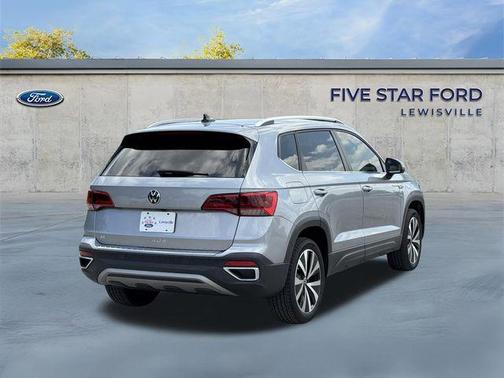 Pyrite Silver Metallic 2022 Volkswagen Taos 1.5T SE