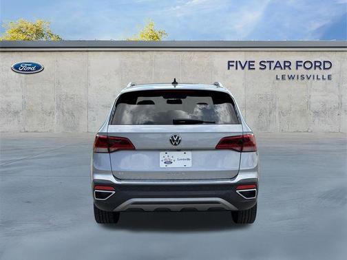 Pyrite Silver Metallic 2022 Volkswagen Taos 1.5T SE