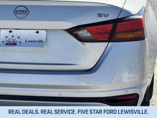 Brilliant Silver Metallic 2024 Nissan Altima 2.5 SV