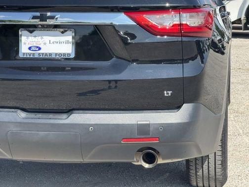 Mosaic Black Metallic 2020 Chevrolet Traverse LT Leather