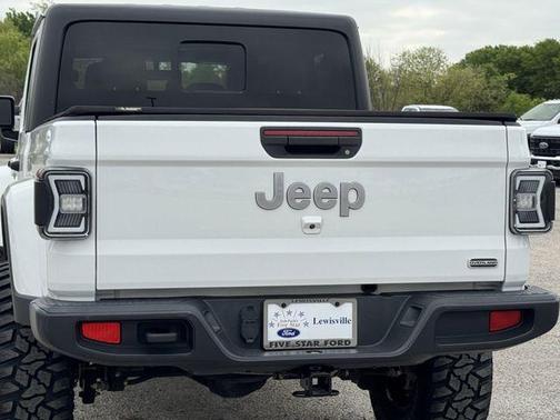 Bright White Clearcoat 2020 Jeep Gladiator Overland