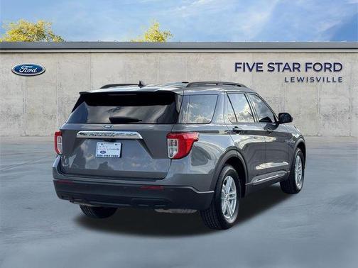 CARBONIZED GRAY METALLIC 2024 Ford Explorer XLT