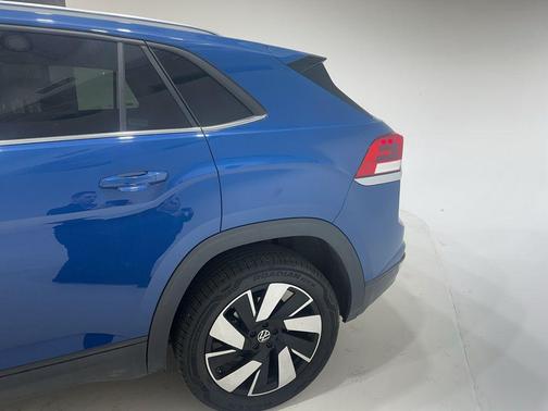 2025 Volkswagen Atlas Cross Sport 2.0T SE w/Technology 4MOTION