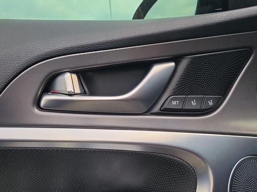 Vik Black 2024 Genesis G70 2.5T AWD