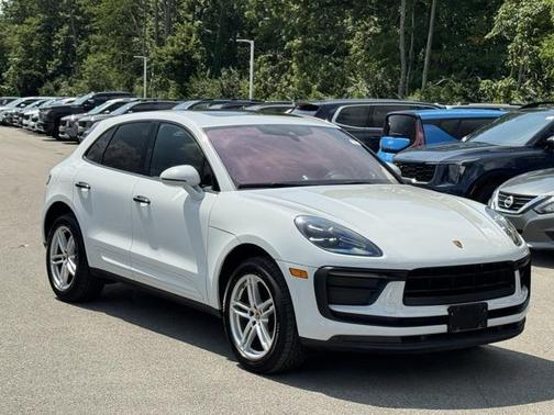 2022 Porsche Macan Base