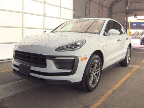 2022 Porsche Macan Base