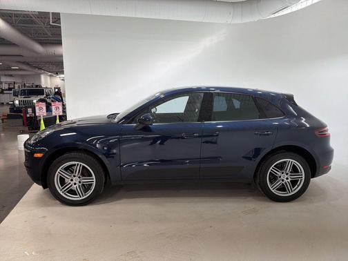 2018 Porsche Macan Base