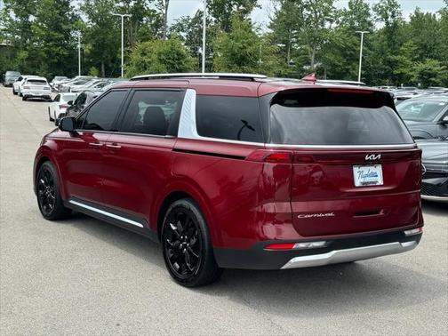 2022 Kia Carnival SX