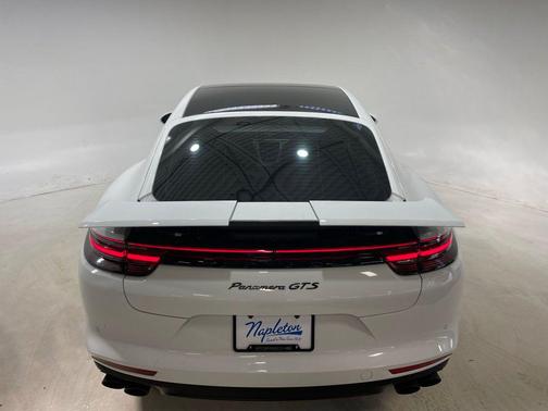 2020 Porsche Panamera GTS
