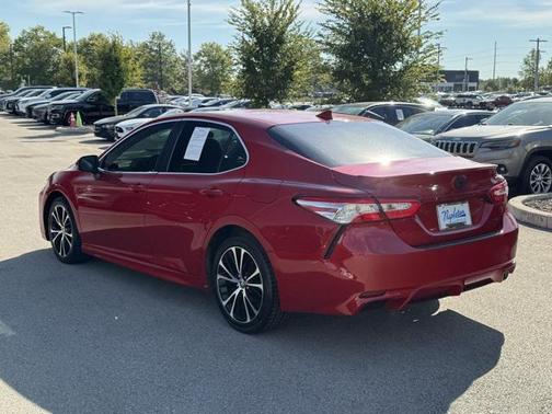 2020 Toyota Camry SE