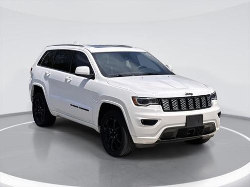 2022 Jeep Grand Cherokee Laredo