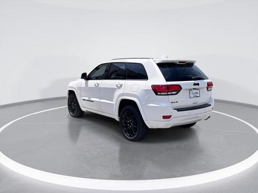 2022 Jeep Grand Cherokee Laredo