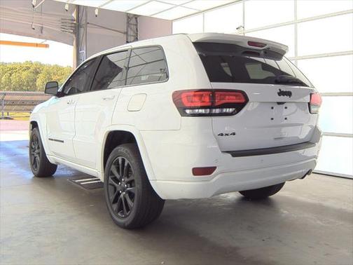 2022 Jeep Grand Cherokee Laredo