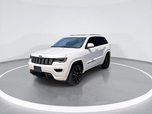 2022 Jeep Grand Cherokee Laredo