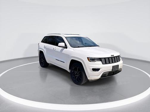 2022 Jeep Grand Cherokee Laredo