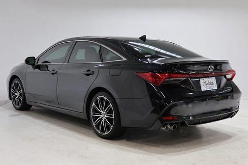 Midnight Black Metallic 2019 Toyota Avalon Touring