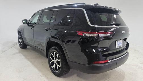 Diamond Black Crystal Pearlcoat 2024 Jeep Grand Cherokee L Limited