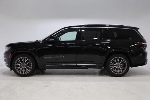 Diamond Black Crystal Pearlcoat 2023 Jeep Grand Cherokee L Summit Reserve