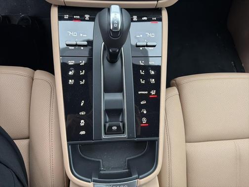 2024 Porsche Macan GTS