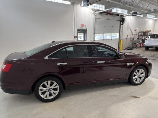 2011 Ford Taurus SEL