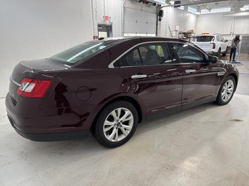 2011 Ford Taurus SEL