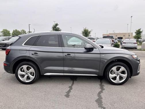 2022 Audi Q5 45 S line Prestige