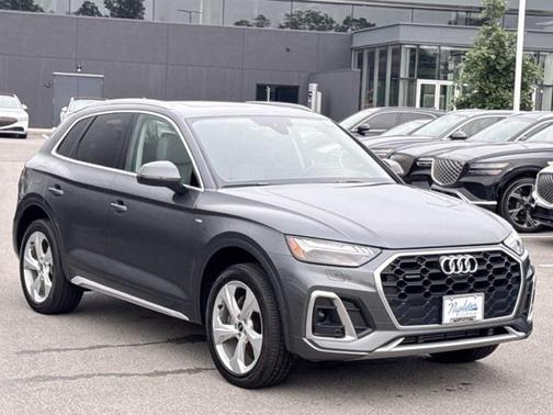 2022 Audi Q5 45 S line Prestige
