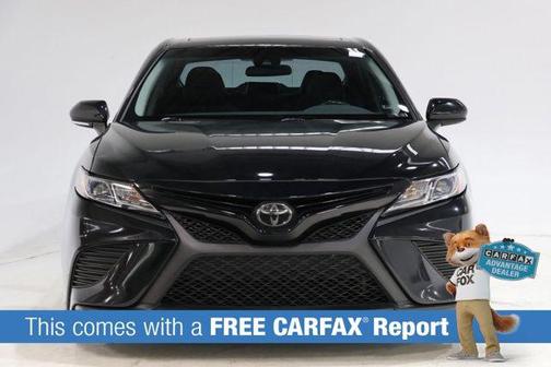 Midnight Black Metallic 2018 Toyota Camry SE