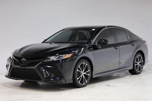 Midnight Black Metallic 2018 Toyota Camry SE