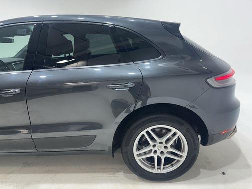 2021 Porsche Macan Base