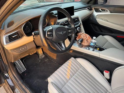 2023 Genesis G70 2.0T AWD