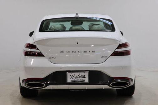 Uyuni White 2026 Genesis G70 2.5T AWD Prestige