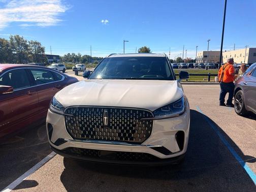 Ceramic Pearl Metallic Tri-Coat 2025 Lincoln Aviator Reserve AWD