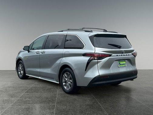 2021 Toyota Sienna XLE