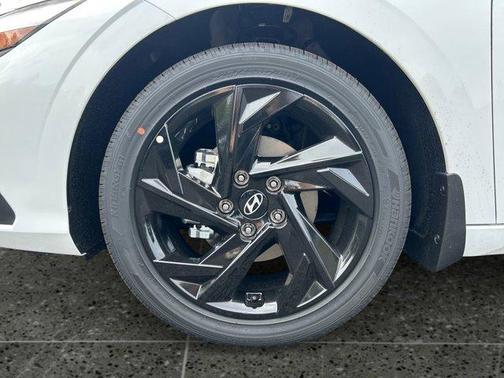 Serenity White Pearl 2026 Hyundai ELANTRA SEL Sport
