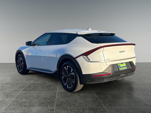2024 Kia EV6 Light